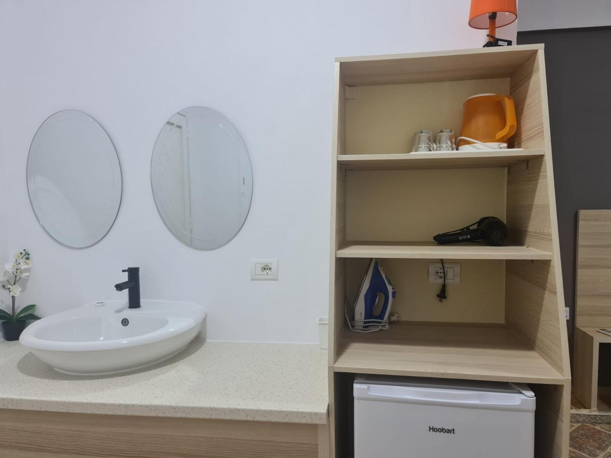Salt Life Hotel Dhërmi Екстериор снимка