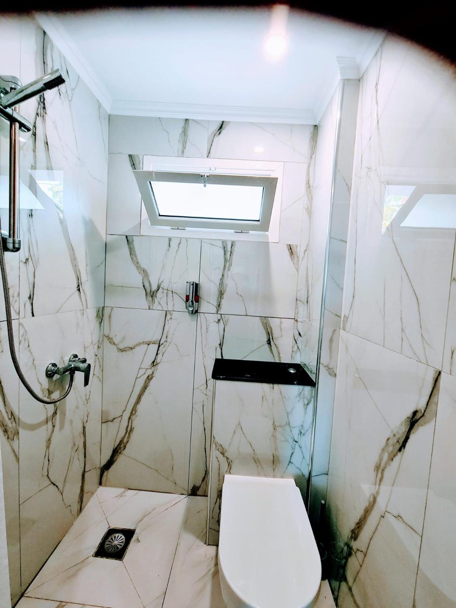 Salt Life Hotel Dhërmi Екстериор снимка