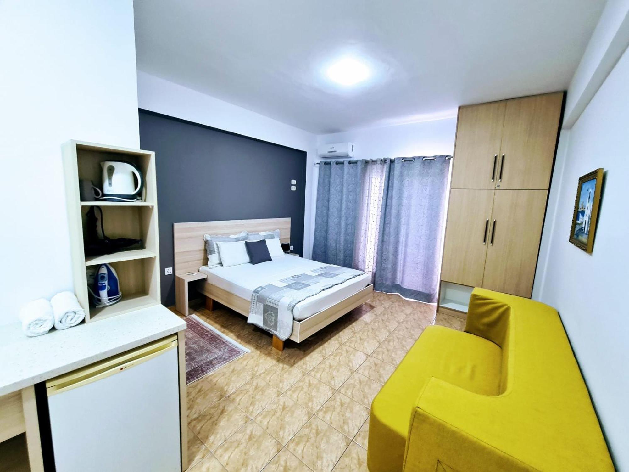 Salt Life Hotel Dhërmi Екстериор снимка