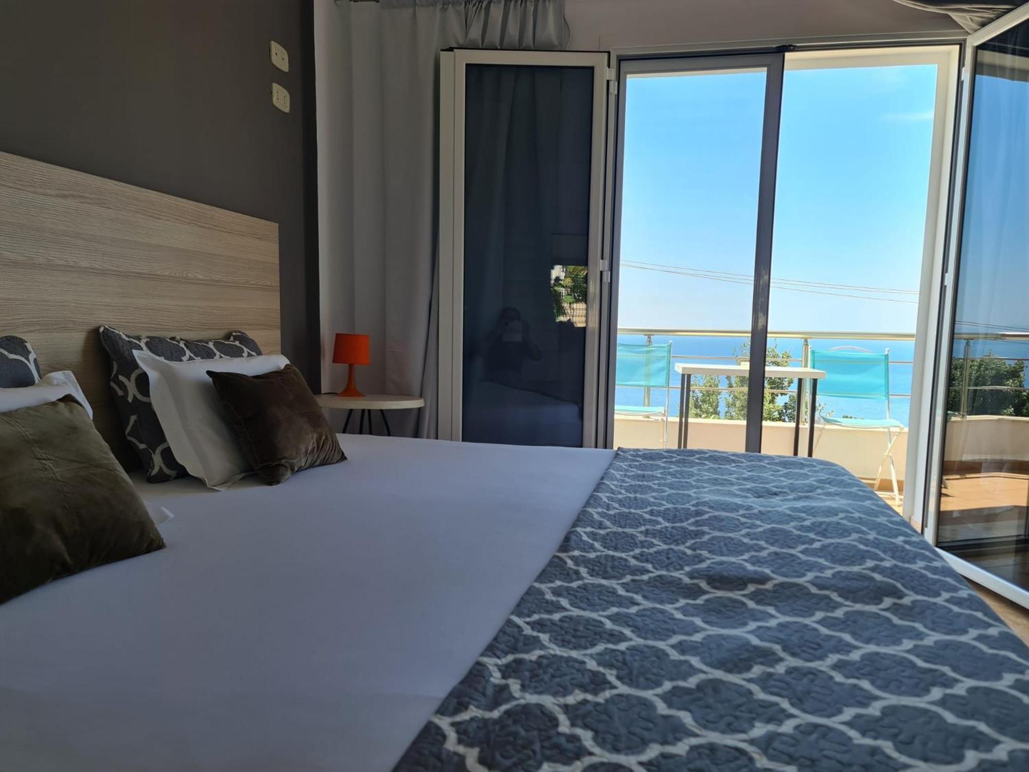 Salt Life Hotel Dhërmi Екстериор снимка