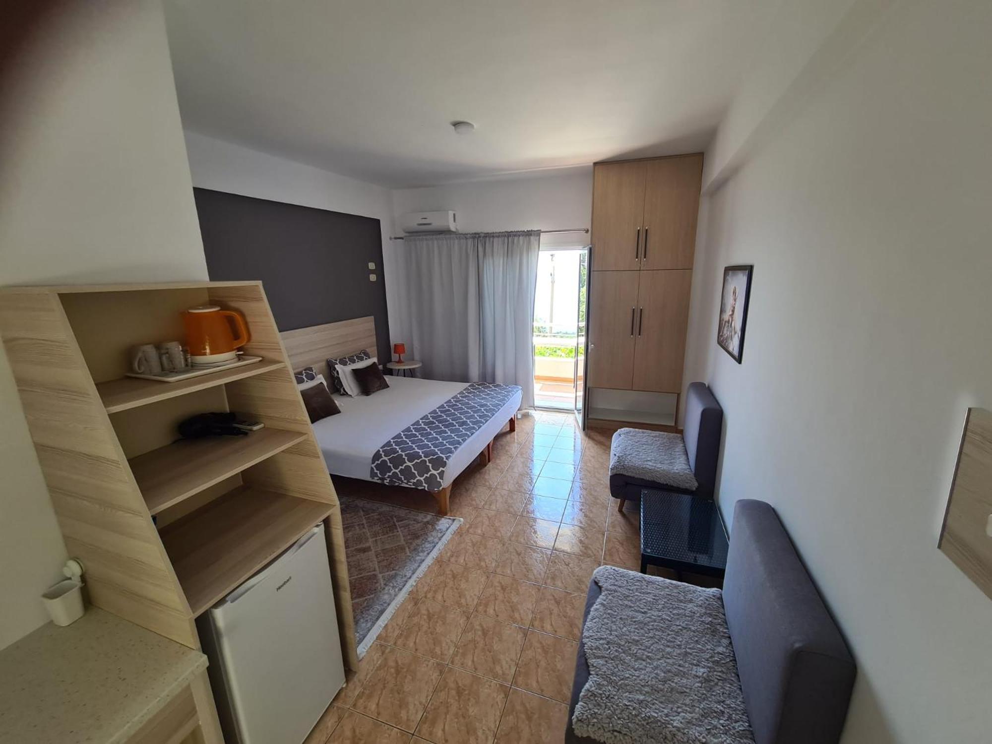 Salt Life Hotel Dhërmi Екстериор снимка