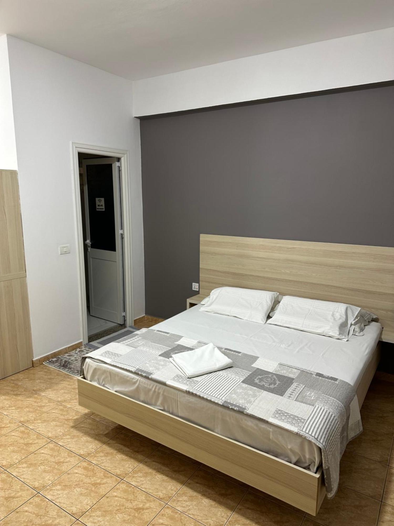 Salt Life Hotel Dhërmi Екстериор снимка