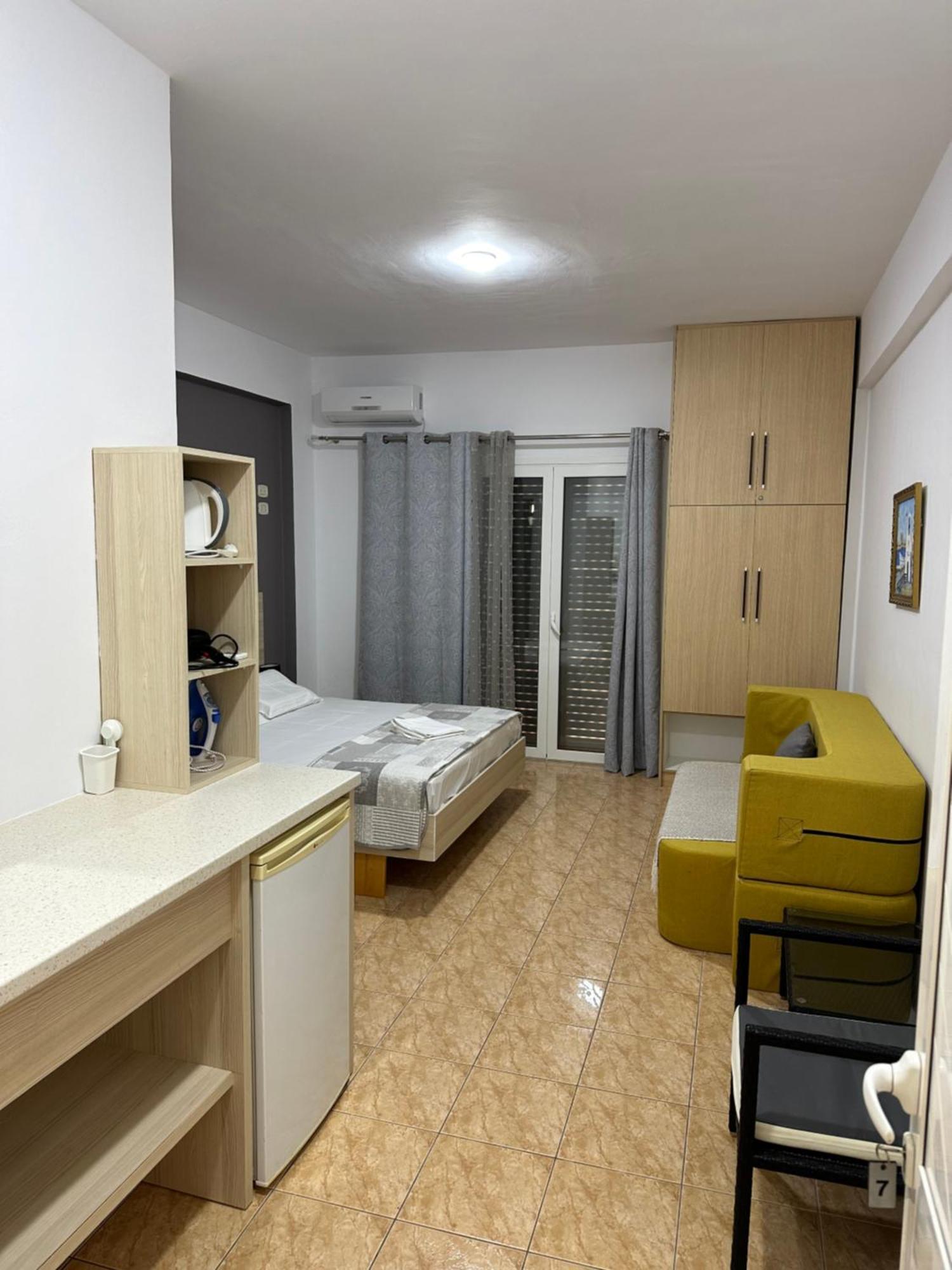 Salt Life Hotel Dhërmi Екстериор снимка