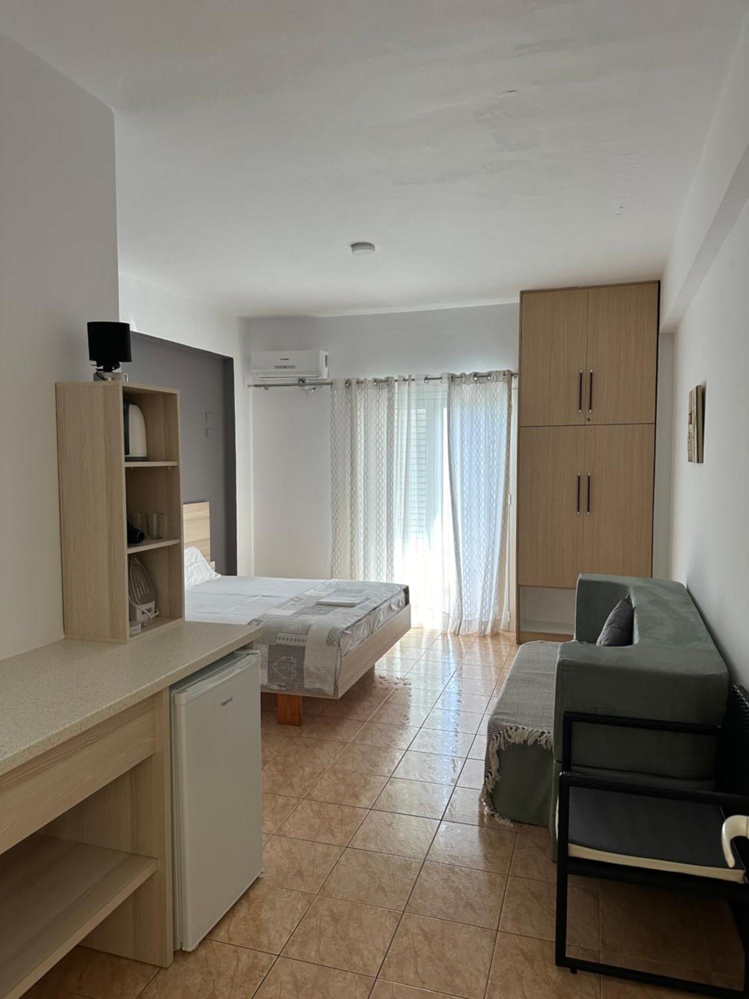 Salt Life Hotel Dhërmi Екстериор снимка