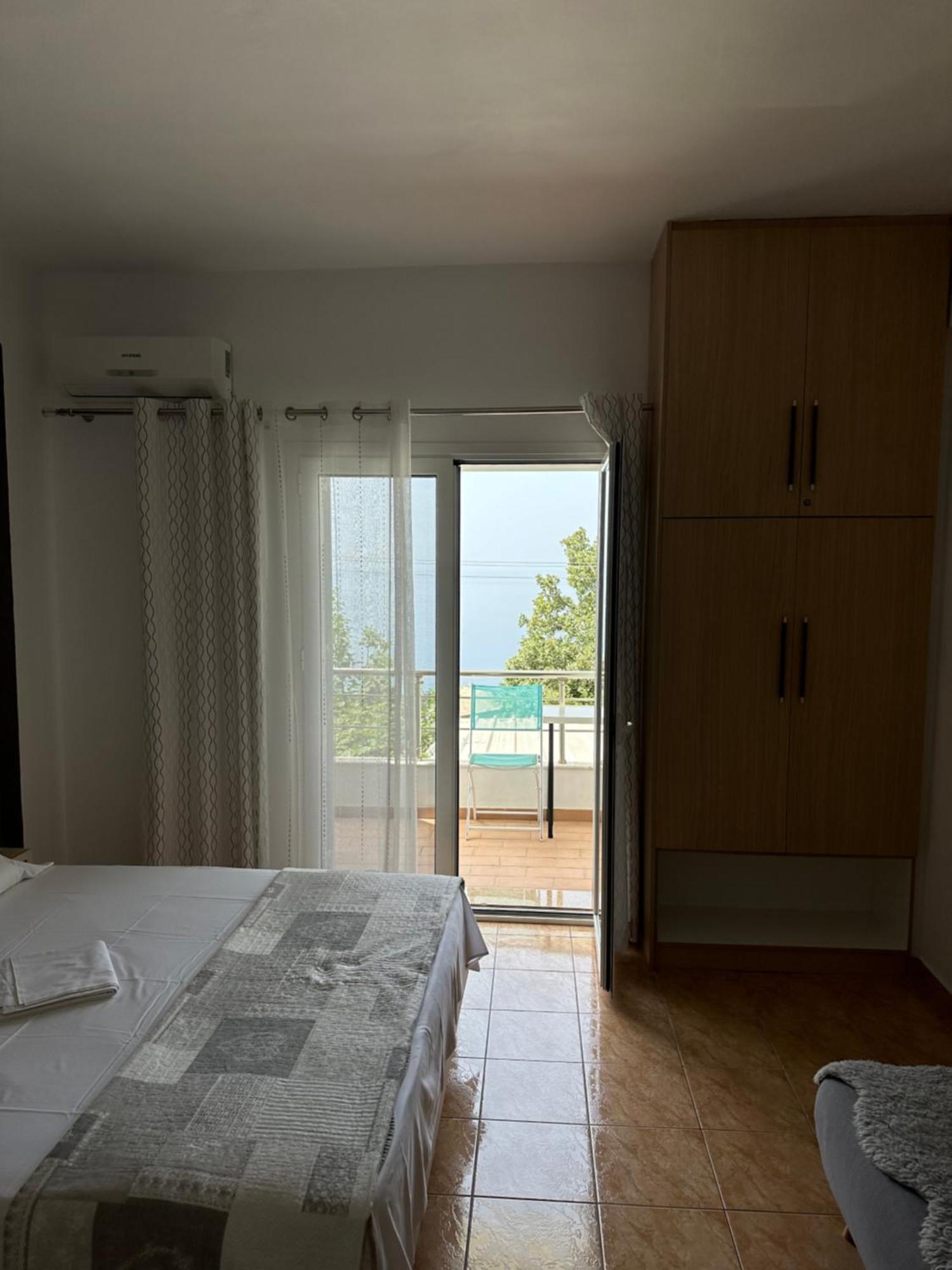 Salt Life Hotel Dhërmi Екстериор снимка