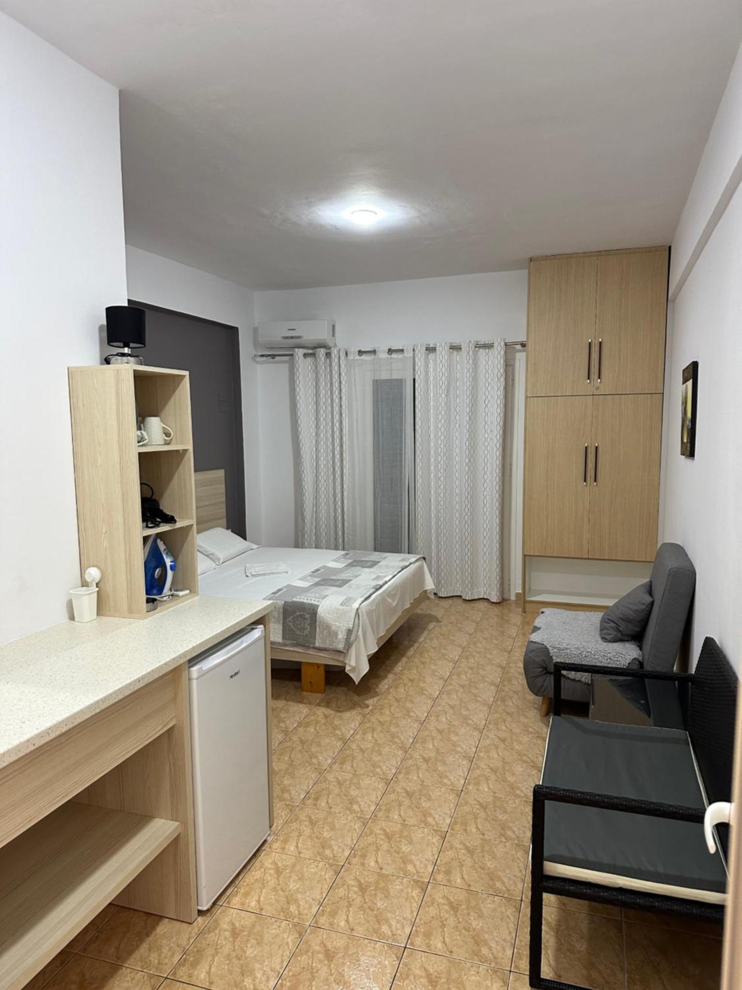 Salt Life Hotel Dhërmi Екстериор снимка