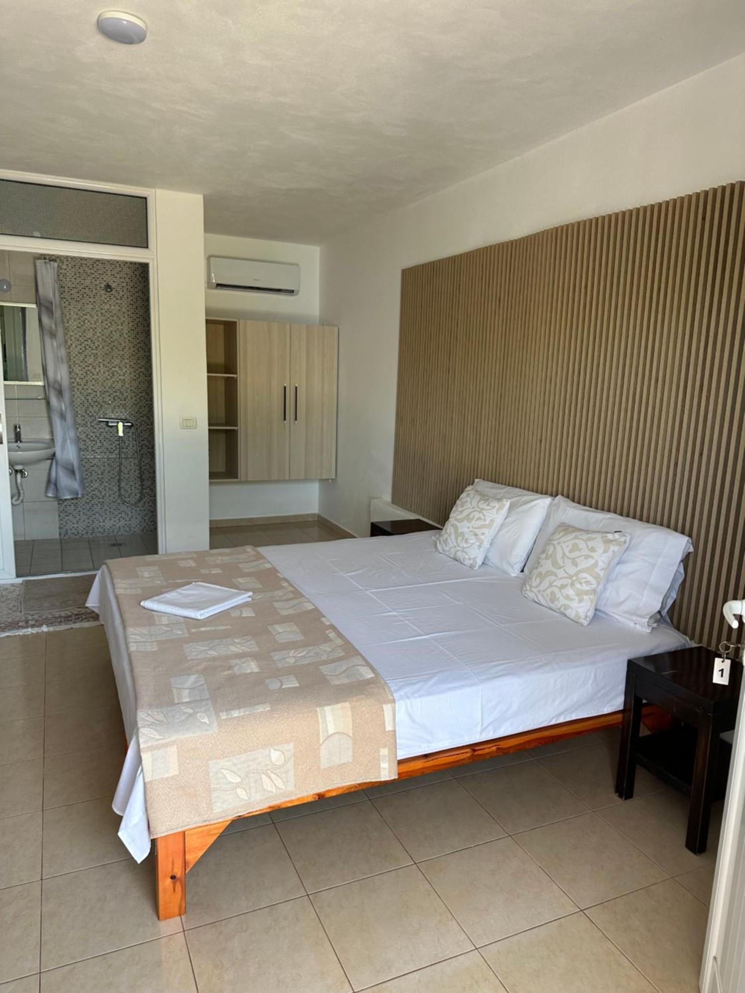 Salt Life Hotel Dhërmi Екстериор снимка