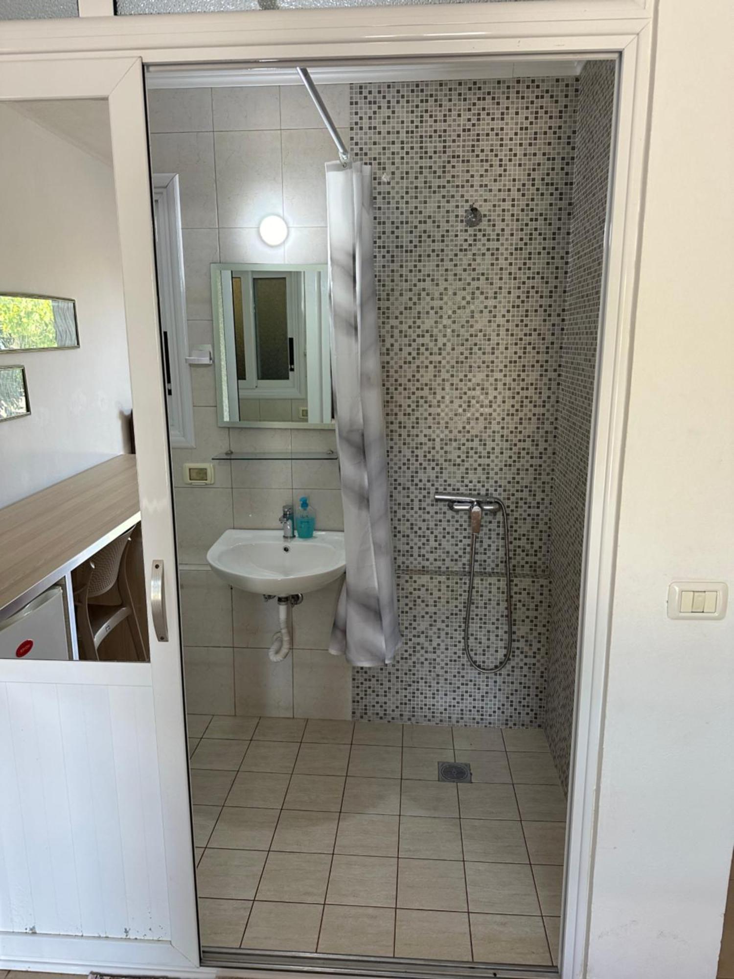 Salt Life Hotel Dhërmi Екстериор снимка