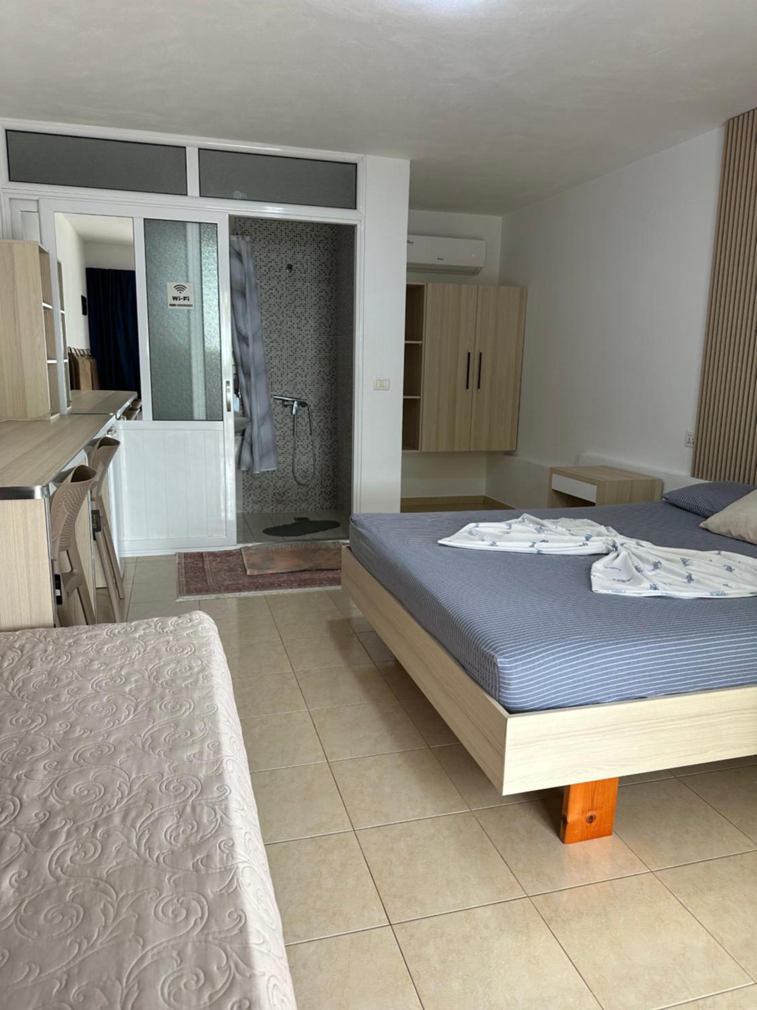 Salt Life Hotel Dhërmi Екстериор снимка